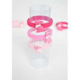 Gumeczka z ozdobną aplikacją