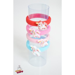 Gumeczka z ozdobną aplikacją