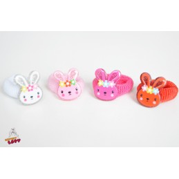 Gumeczka z ozdobną aplikacją