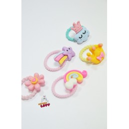 Gumeczka z ozdobną aplikacją