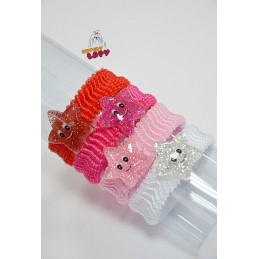 Gumeczka z ozdobną aplikacją